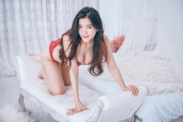 oppai_app's tweet photo. a naked redhead woman sitting on a table

Watch more on our page 👉 [https://t.co/opld7yzXsZ] https://t.co/s0tRgruzhy