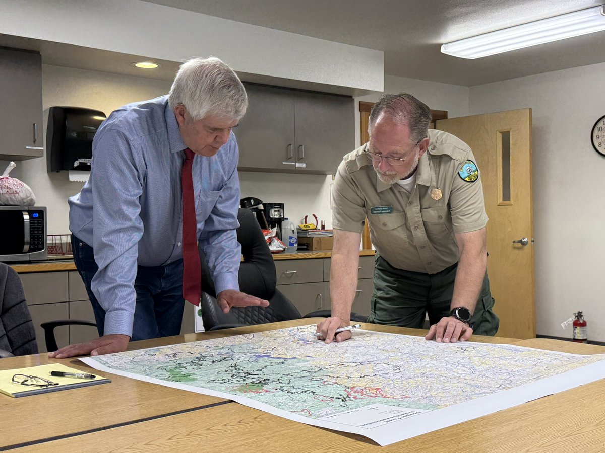 RepBentz's tweet image. Today, I met with Douglas County Commissioner Tim Freeman, Matt Hill of Douglas Timber Operators, and Pat Skril, District Director of the Douglas Forest Protective Association (DFPA). We discussed my work, as a Member of the House Natural Resources Committee, to improve forest…