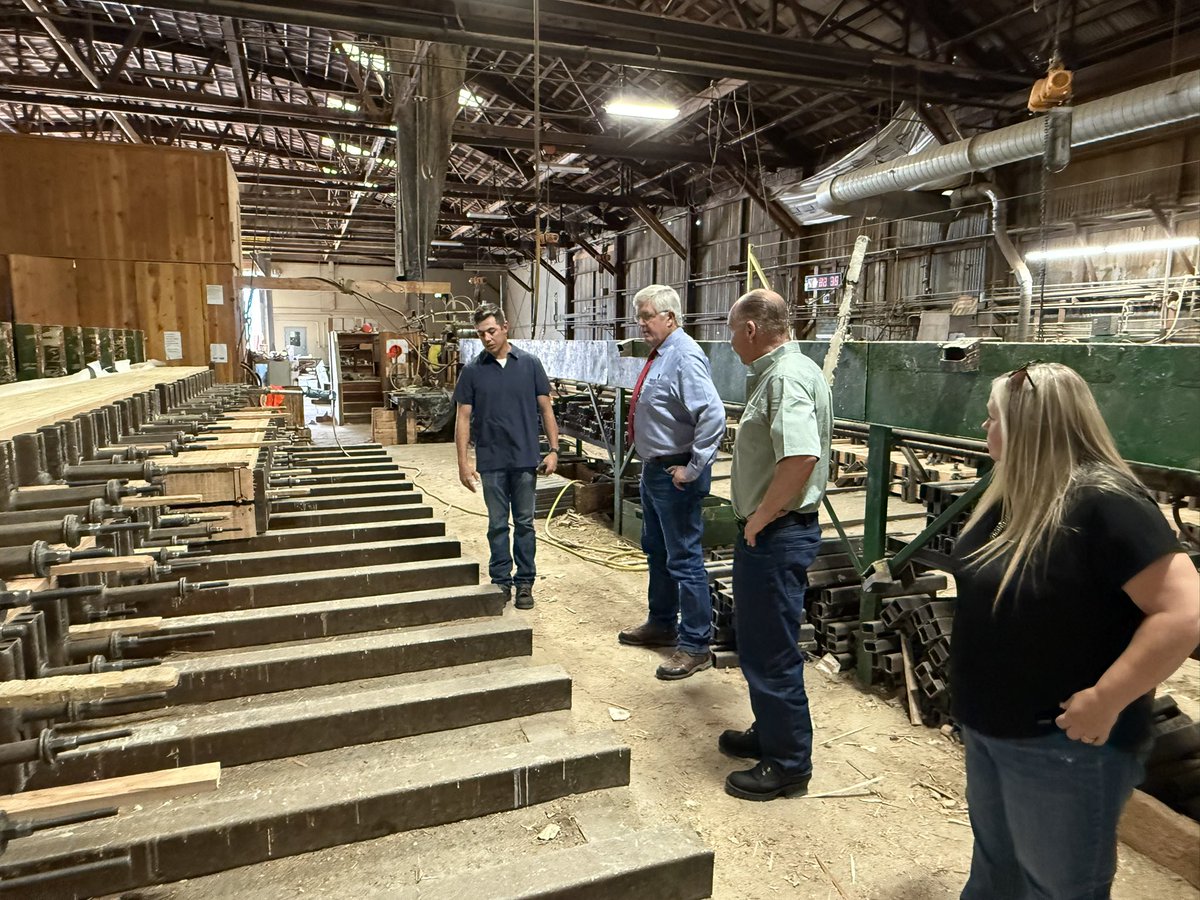RepBentz's tweet image. Today, I met with Douglas County Commissioner Tim Freeman, Matt Hill of Douglas Timber Operators, and Pat Skril, District Director of the Douglas Forest Protective Association (DFPA). We discussed my work, as a Member of the House Natural Resources Committee, to improve forest…