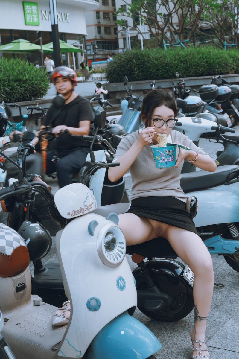 allinporn's tweet photo. 女白领饿了 https://t.co/ltF6JK3EBV
