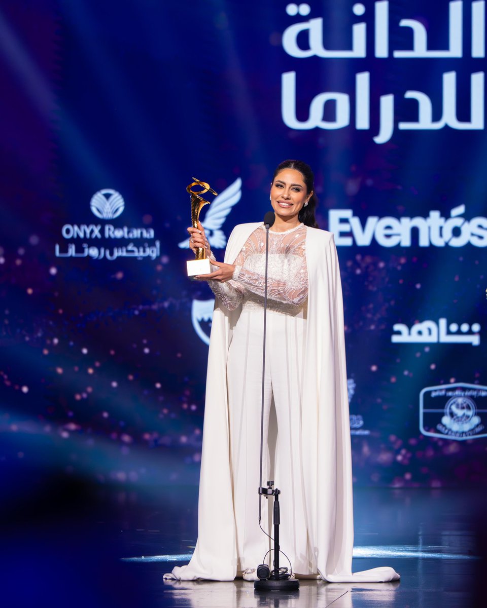 جائزة افضل ممثلة، أفضل ممثل
جائزة افضل نص، افضل عمل اجتماعي وافضل مسلسل تصويت جمهور
افضل وجه صاعد، افضل ممثلين تصويت الجمهور وافضل مخرج لصالح مسلسل #شارع_الاعشى من #مهرجان_الدانه 
رحنا لبلد غالي اكرمنا بجوائز نرجع فيها اليوم لبلدنا الغالي🇧🇭🤍🇸🇦
فرحاااانه ومبرررروك محبين الاعشى😍