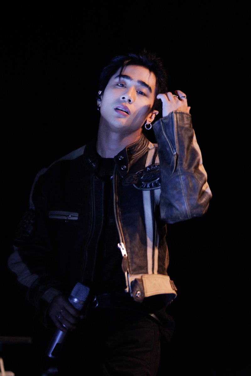 JCS-D GUILD 🫰🏻 (@jcsdguild) on Twitter photo It’s been a wild year since #OurSuperstarJC’s first international stage as a solo artist!
What’s your favorite #JC4L memory? 🤟🏻
📸 <a href="/HoshiNoFilm/">🌟『HøSHī』 🎞 #multó👻</a>
JAM WITH JOSH IN SINGAPORE
#JC4L #JC4LLiveInSG
<a href="/JoshCullen_s/">JOSH CULLEN</a> #JoshCullen It’s been a wild year since #OurSuperstarJC’s first international stage as a solo artist!
What’s your favorite #JC4L memory? 🤟🏻
📸 <a href="/HoshiNoFilm/">🌟『HøSHī』 🎞 #multó👻</a>
JAM WITH JOSH IN SINGAPORE
#JC4L #JC4LLiveInSG
<a href="/JoshCullen_s/">JOSH CULLEN</a> #JoshCullen