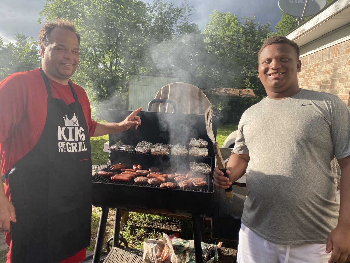 Happy Father’s Day dad great day to be on the grill with my dad today👨🏼‍🍳🧑🏽‍🍳