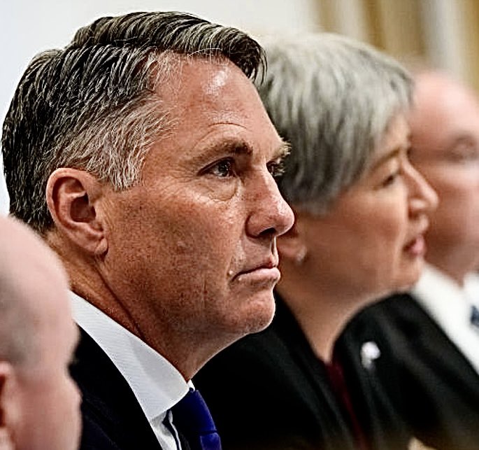 Peter Cronau tweet media