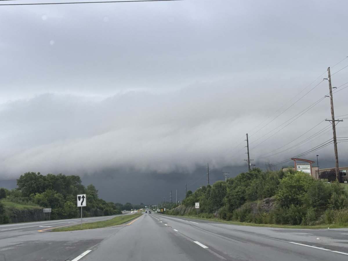 daanruco's tweet photo. ⁦@Kentuckyweather⁩ Current condition in Danville. https://t.co/baF4mnxYcT