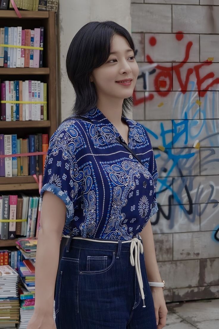 svaradira's tweet photo. ️️  ️️
Mari sambut senin pagi dengan senyuman—walau jiwa &amp; raga ini sebenarnya masih ingin TIDURRRR.
 ️️  ️️ https://t.co/0QBi74kl2E