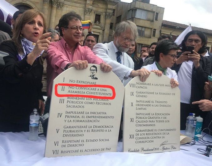 <a href="/petrogustavo/">Gustavo Petro</a> Porque te odian ? Todavía no lo ve ? Por su robo, por su amor a los delincuentes, narcotraficantes y secuestradores.  Por subir los impuestos, por acabar con el Icetex, con la salud, con renta solidaria, con mi casa ya.  En fin; por acabar con Colombia.