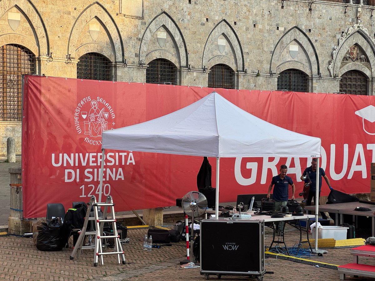 2TallTom's tweet image. Post Celebration #IlCampo #Siena

Ceremony ends.
Time for all the families.
Going to restaurants.

#haiku #travel #cruise #rivercruise  #ABD #Disney  #DCL #follow #Azamara #AmaWaterways #VirginVoyages
linktr.ee/2talltom