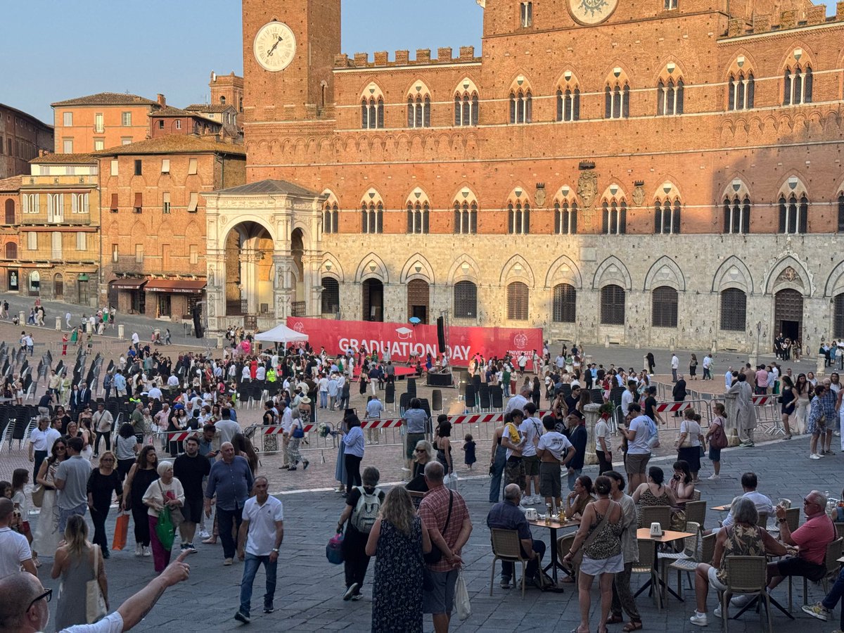 2TallTom's tweet image. Post Celebration #IlCampo #Siena

Ceremony ends.
Time for all the families.
Going to restaurants.

#haiku #travel #cruise #rivercruise  #ABD #Disney  #DCL #follow #Azamara #AmaWaterways #VirginVoyages
linktr.ee/2talltom
