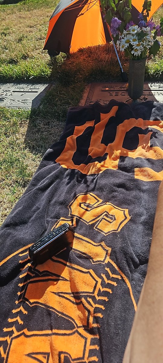 24bornOrange's tweet photo. ...my Pop took me out to the Ballgame...by 1966 I knew the Stick well
...
hey Pop, @SFGiants are #beatingLA...enjoy your Suite seat from above✌️🙏✔️🧡🖤⚾️ https://t.co/pADsZmWkp2