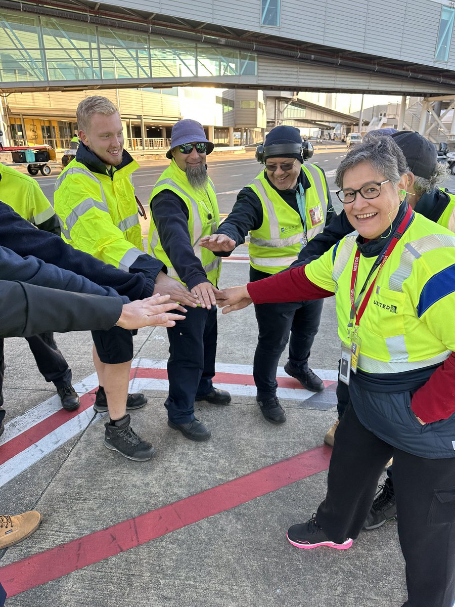 BaldeviaEilis's tweet image. As #TeamBNE continues on our journey to Platinum Safety Excellence certification, a big thank you for the support and mentorship from @APACSafety and team during our assessment! #nosmallrolesinsafety #beingunited #safetyfirst #SafetyFirst