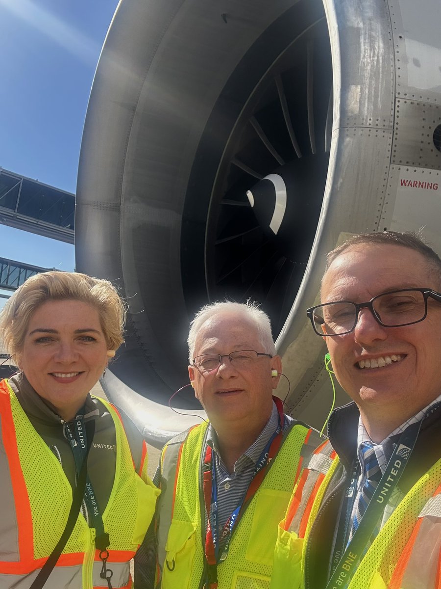 BaldeviaEilis's tweet image. As #TeamBNE continues on our journey to Platinum Safety Excellence certification, a big thank you for the support and mentorship from @APACSafety and team during our assessment! #nosmallrolesinsafety #beingunited #safetyfirst #SafetyFirst