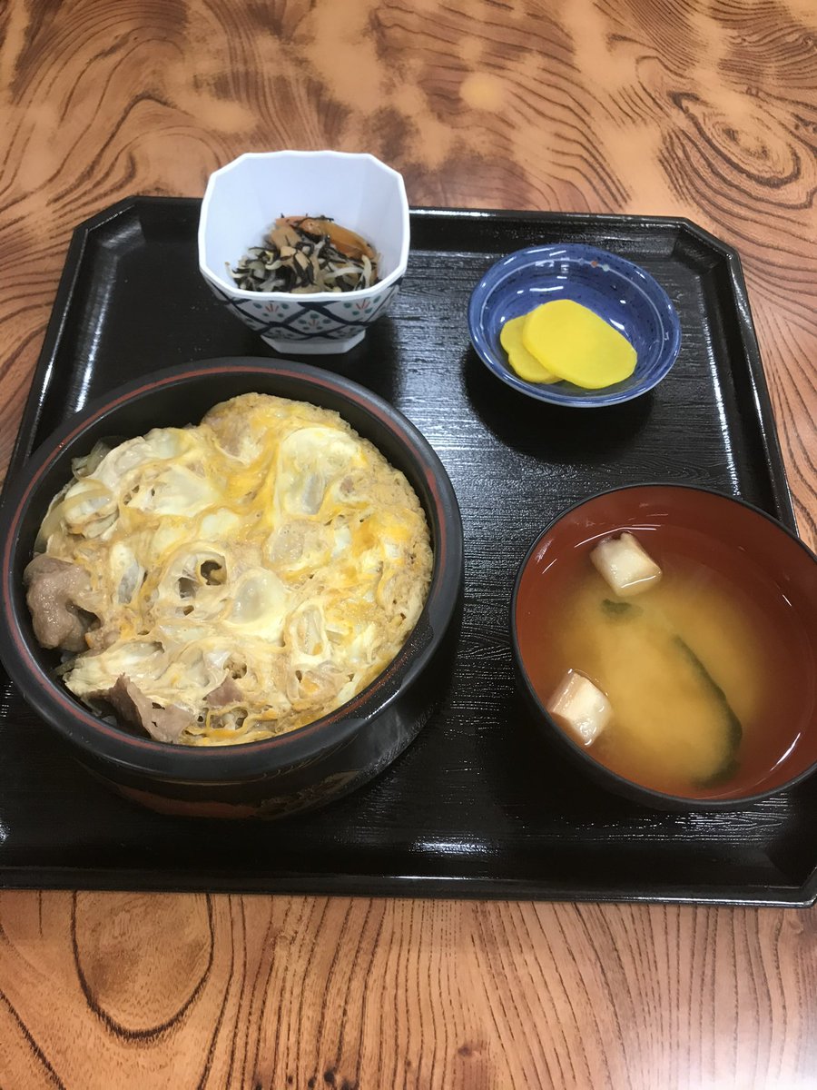 本日のサービス品は、牛丼(550円→450円)です！
 #ランチ  #日替わり定食  #八戸  #八食センター  #勢登鮨  #牛丼