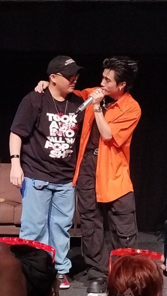 AlphaSkyDude's tweet photo. After a wild year, this will always be my favorite memory with #OurSuperstarJC
JAM WITH JOSH IN SINGAPORE
#JC4L #JC4LLiveInSG
@JoshCullen_s #JoshCullen https://t.co/CAyLwHVrF9