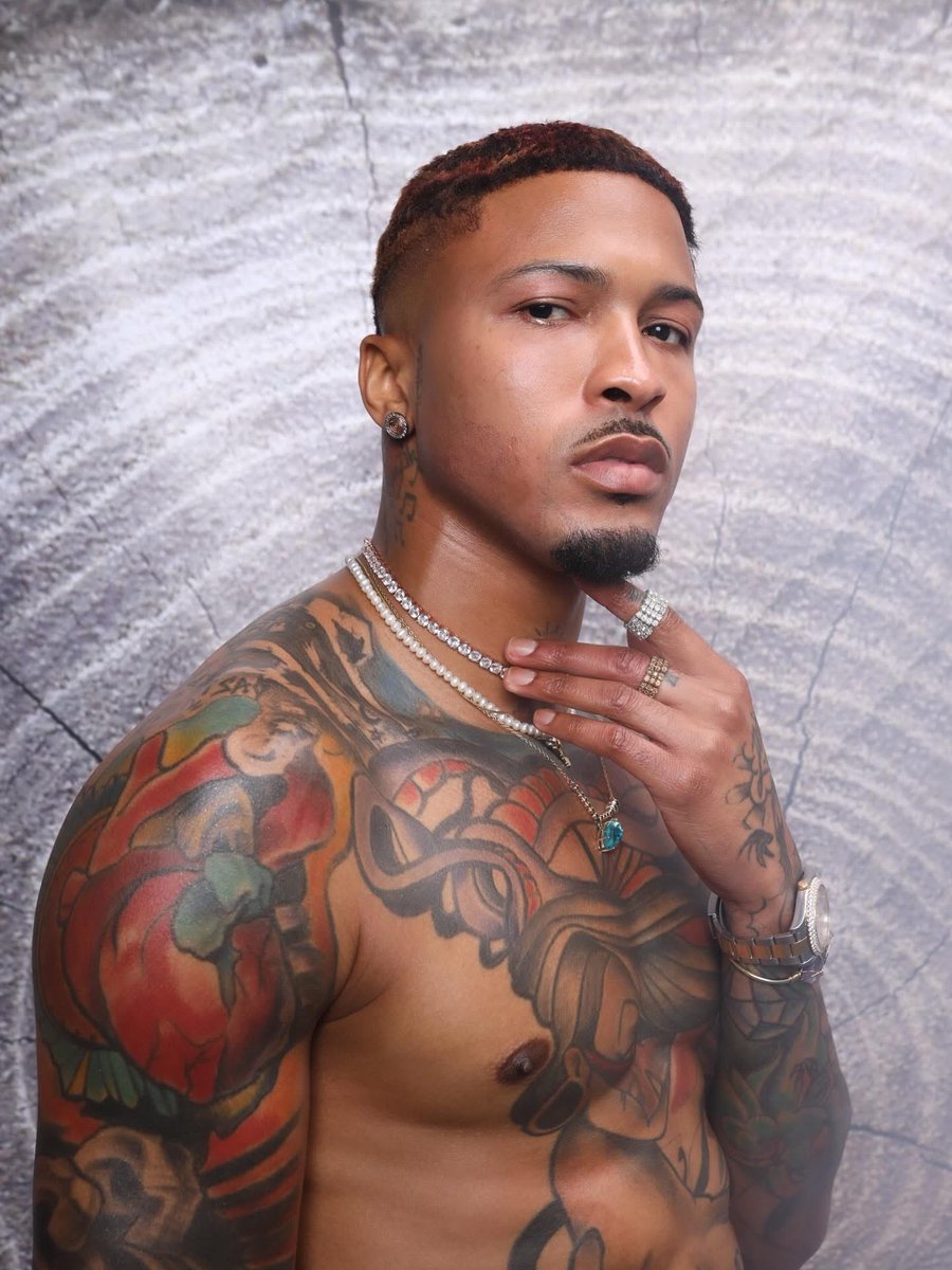 GEEZ MAN 😍 <a href="/AugustAlsina/">August Alsina</a>