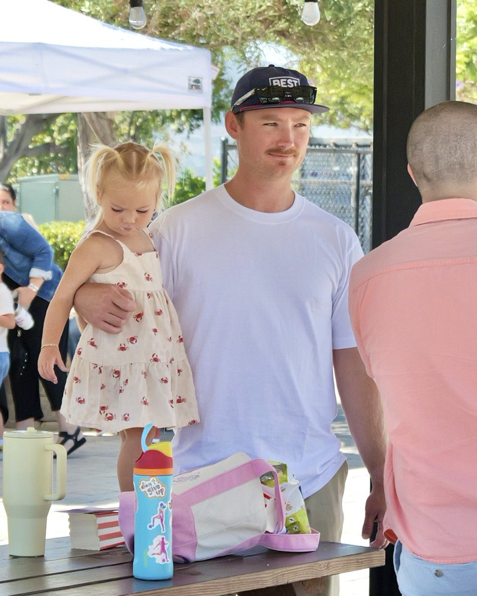 theMVMNTchurch's tweet image. To all the dads and grandpas, whatever name you go by, whatever your role, thank you. Thank you for showing up, for being present, and for loving deeply. We see you. We love you. Happy Father’s Day! 🫶💪🕶️🖤 #dadsrootbeer #fathersday