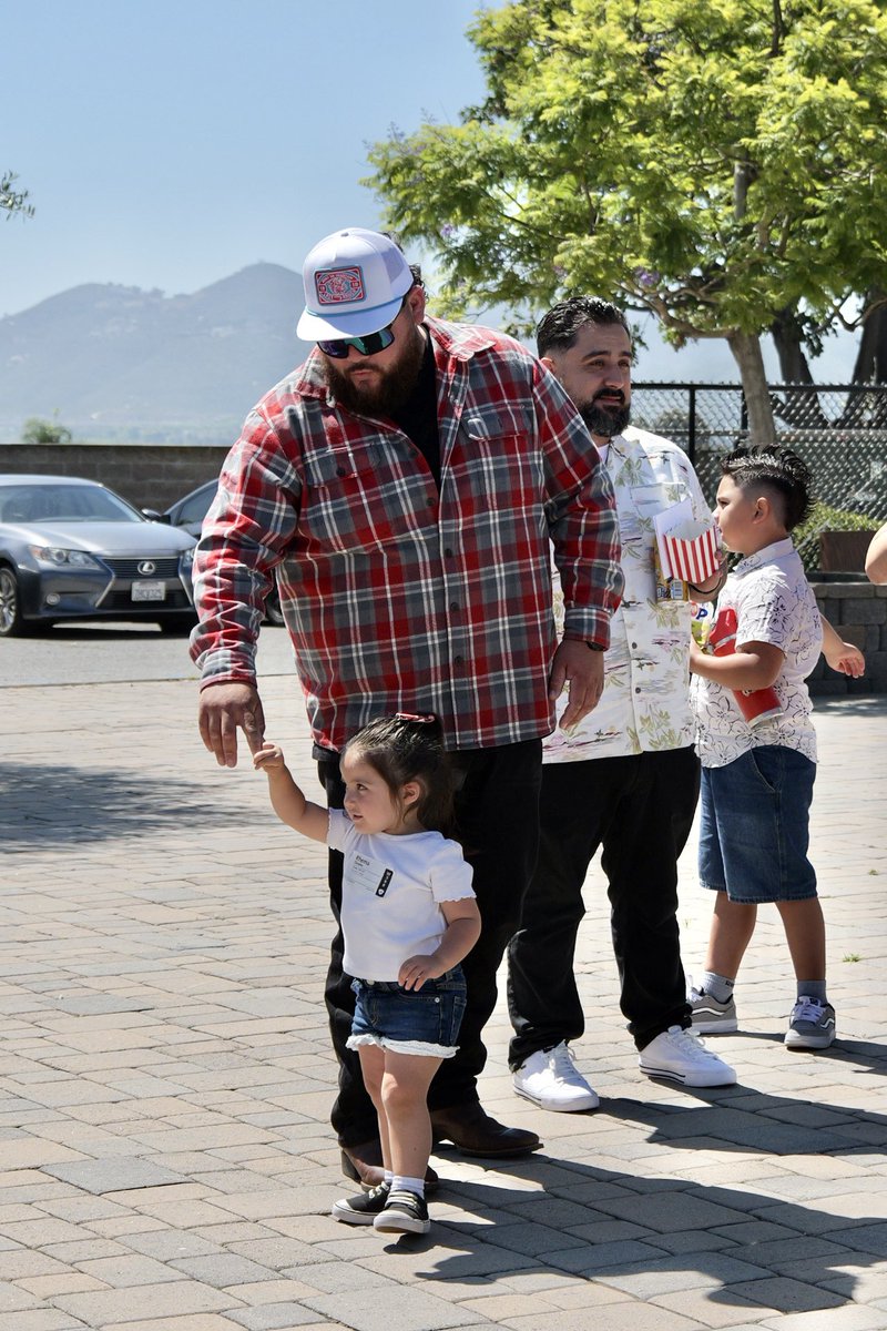 theMVMNTchurch's tweet image. To all the dads and grandpas, whatever name you go by, whatever your role, thank you. Thank you for showing up, for being present, and for loving deeply. We see you. We love you. Happy Father’s Day! 🫶💪🕶️🖤 #dadsrootbeer #fathersday