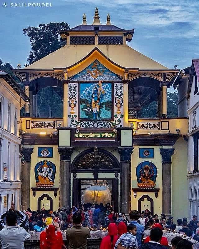 आज सोमबार, श्री पशुपतिनाथले हामी सबैको रक्षा गरून 🙏

Pashupatinath Mandir, Kathmandu, Nepal 📍
Photo: salilpoudel_  onepictures.np 
#pashupatinath #pashupatinathtemple #lordshiva #mahadev #kathmandu #visitnepal #nonextquestion
