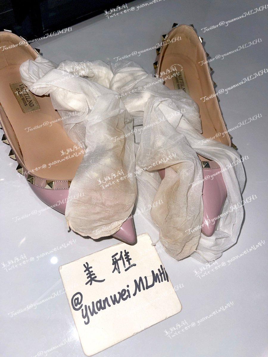 这几天真的超热，空气又很潮湿，穿丝袜出去溜达一会就会被汗浸湿….连续穿几天换下来又硬又酸….鞋子里都脏脏的，
#原味