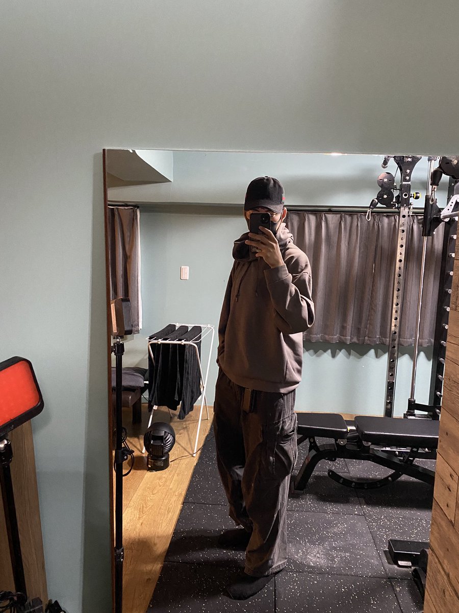 naoki_orgasm2's tweet photo. 最近ご無沙汰だったので、今日は某ジムへ🏋️
果たしてあの頃の腹筋は取り戻したい🥺

【今週の出勤】
16-17日　10:00-20:00
18日　10:00-17:00
19日　10:00-20:00

今週末は長野でテニスの大会なのでお休みです🙇‍♂️💦
お仕事疲れ癒します❗️
平日のご予約お待ちしております✌️ https://t.co/4c3Q34ba4o