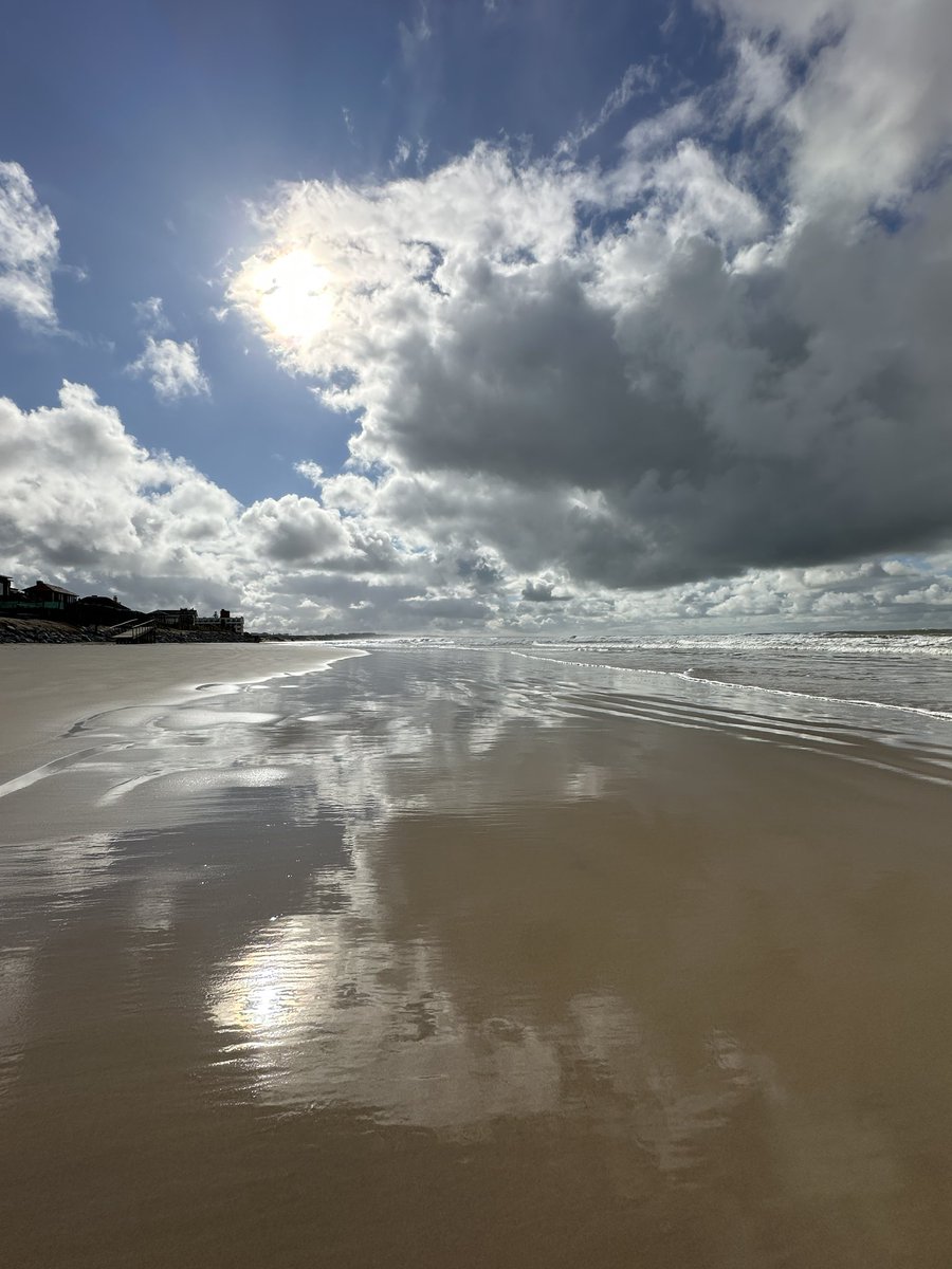 Excelente tarde de otoño 🍁, olas, viento, 💨 sol y nubes.
Así se disfruta el otoño en Costa Azul, La Paloma Rocha <a href="/Uruguay_Natural/">Uruguay Natural</a> <a href="/MAmbienteuy/">Ministerio de Ambiente</a> <a href="/TurismoRocha/">Turismo Rocha</a>