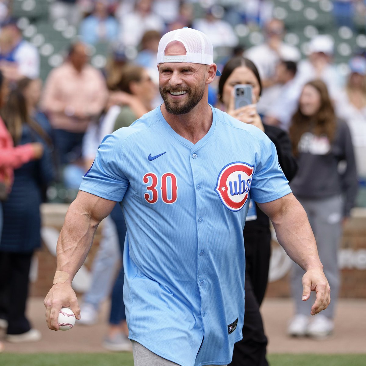 TheJoeySwoll's tweet photo. It’s been a lifelong dream of mine to throw out the first pitch at Wrigley Field. Thank you to the @Cubs, @obvious_shirts, and @WatchMarquee for making that dream come true this weekend in front of my family and friends. #BucketList https://t.co/yXxp6VmxYC