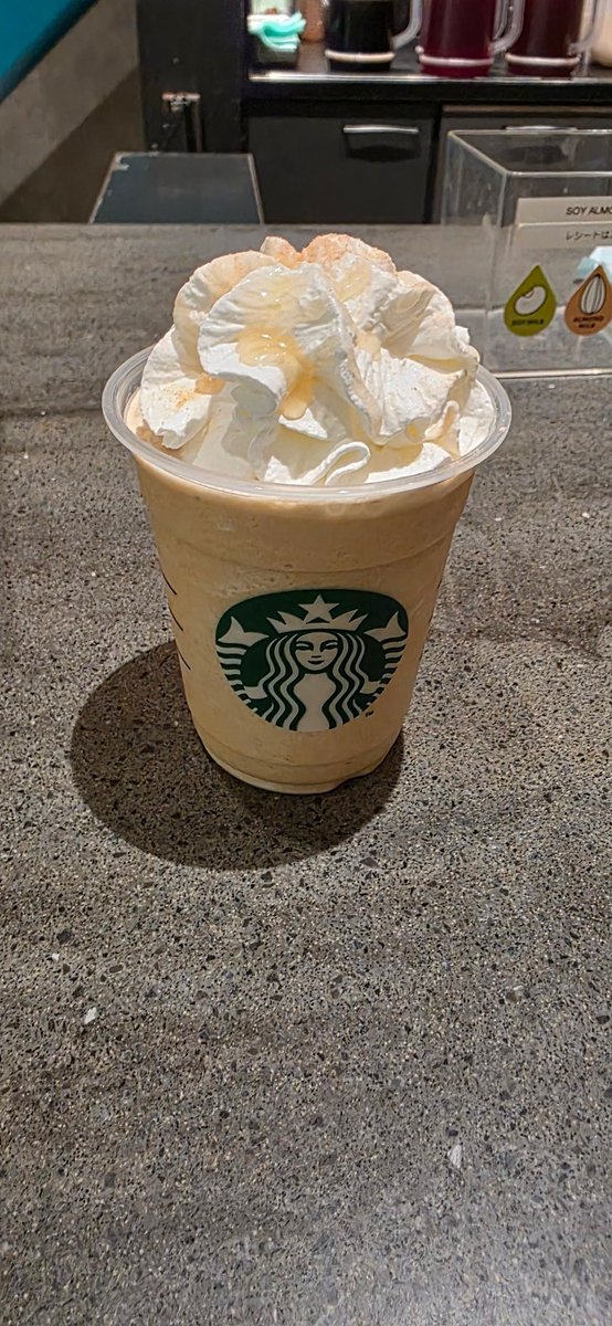 #スターバックス 
#STARBUCKS 
#アールグレイブーケandティーフラペチーノ 
去年も飲んだけど✨