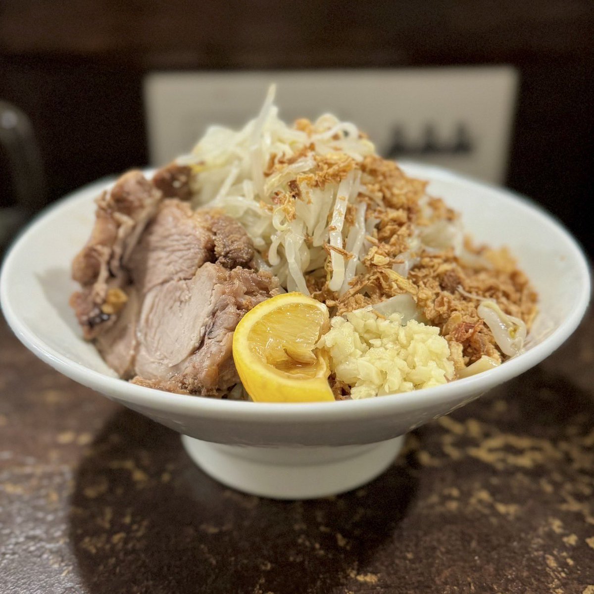 katoken1213's tweet photo. 6/16(月)
通常営業

鍋◎、持ち帰り豚◎、冷凍らーめん各種◎、
汁なしテイクアウト◎

限定
【 シトラスサマーウイカ 】🆕
大不可、冷やしシトラス汁なし🍋

今日もよろしくお願いします！ https://t.co/QxRXqYkF9v