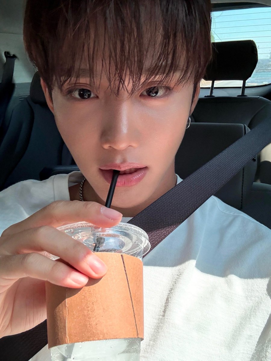 (๐ง๐จ๐ญ) ๐ซ๐จ๐ฆ๐๐จ ๐ฆ๐จ๐ง๐ญ๐๐ ๐ฎ๐ tweet media
