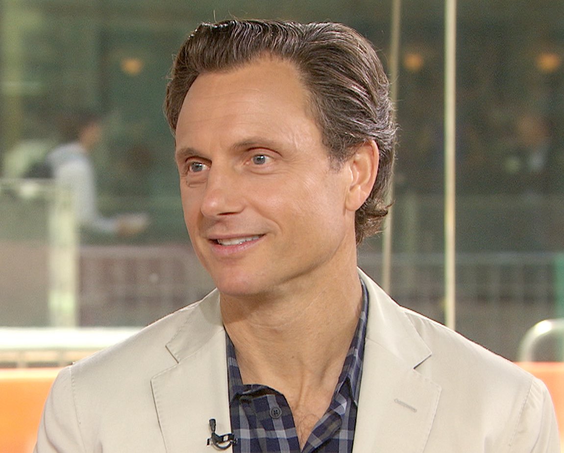 tom and lewis being casted as brothers and tony goldwyn as their dad