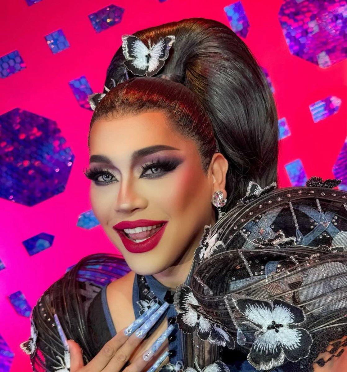 Precious Paula Nicole (@preciouspaulan) on Twitter photo Complete attendance!!! From being a contestant on <a href="/dragraceph/">Drag Race Philippines</a> Season 1, to passing the crown during S2, to being a guest judge on S3, and now returning to judge again for the upcoming Slaysian Royale! 😭❤️👑
I’m so blessed to have the opportunity to come back and see the main Complete attendance!!! From being a contestant on <a href="/dragraceph/">Drag Race Philippines</a> Season 1, to passing the crown during S2, to being a guest judge on S3, and now returning to judge again for the upcoming Slaysian Royale! 😭❤️👑
I’m so blessed to have the opportunity to come back and see the main