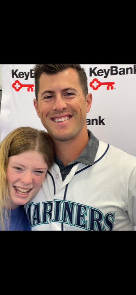 annika02329787's tweet photo. #dylanmoore #marinersfans I DID IT GUYS! FINALLY! 7 years later! https://t.co/aNFKpPxUuV