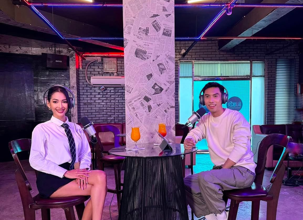 Djspeedy001's tweet image. Going live! Catch the interview to learn more about my beats and beats behind the scenes! #DJLife #InterviewTime❤️