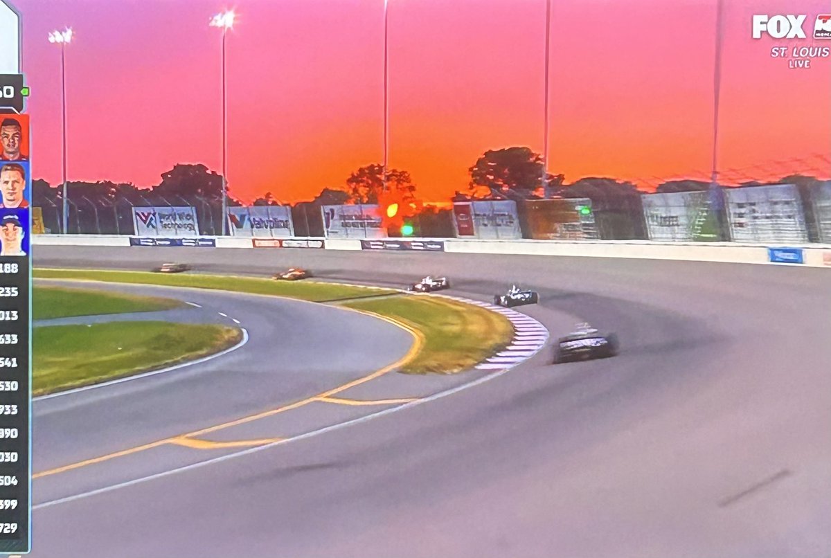 juliaunboxed's tweet photo. how can you not be romantic about racing https://t.co/OWrndMe6EI