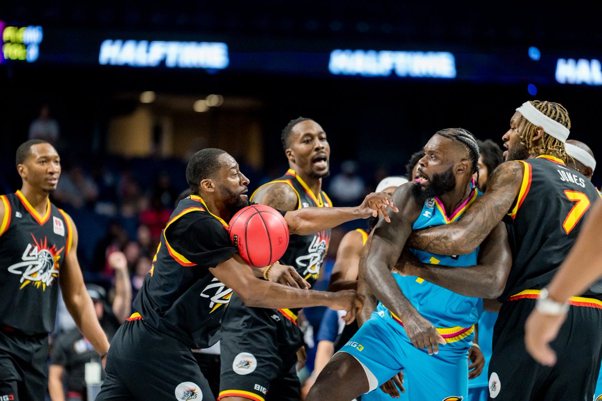 JermaineHorton's tweet image. How it all started at #TheBig3 with Lance Stephenson being fed up with Dwight Howard and others … 
#SonyArtisan #SonyA1 #LanceStephenson #dwighthoward #fight #nba