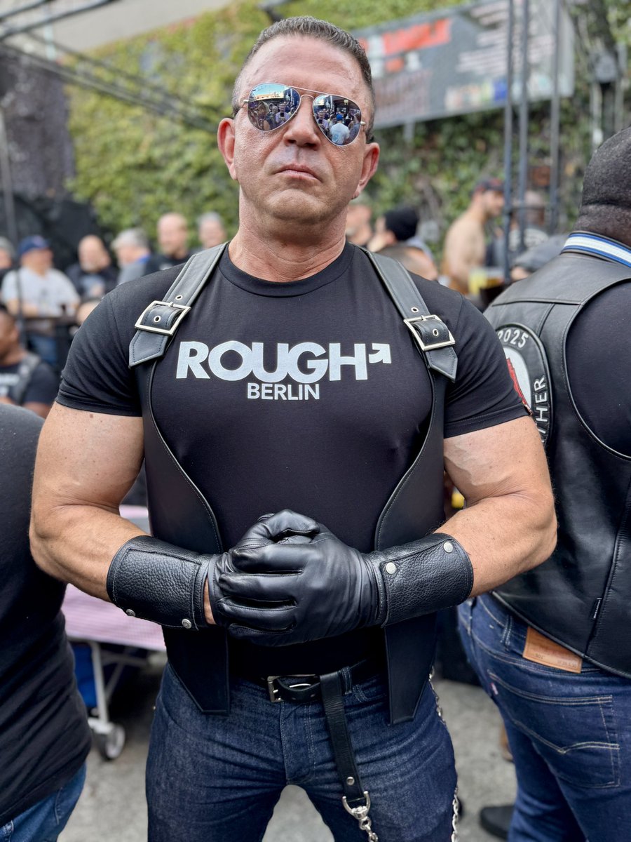 Motivation for the week ahead.

#gaybdsm #gaykink #gaymuscle #intensemusclegod