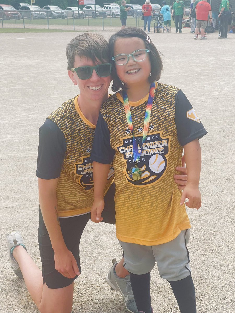 carolynmbinder's tweet photo. A weekend full of bucket filling moments. Watching the Challenger League athletes ROCK the jamboree… I relearned cribbage… welcomed @CoachAchter and staff to the @WMU_WBB fam and got outside for most of today ✌🏼#FullWeekend #KeepServingTheTinyFreakingPretzels ❤️☀️🥨♾️🃏🐴🏀 https://t.co/OPJqwwivzz