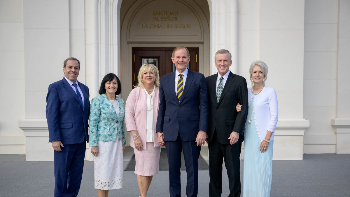 StevensonGaryE's tweet image. On assignment from our beloved prophet, President Russell M. Nelson (@NelsonRussellM), it was my privilege to dedicate the Antofagasta Chile Temple today.
This is the 30th temple dedicated in South America and there are 31 more temples announced or under construction on this…
