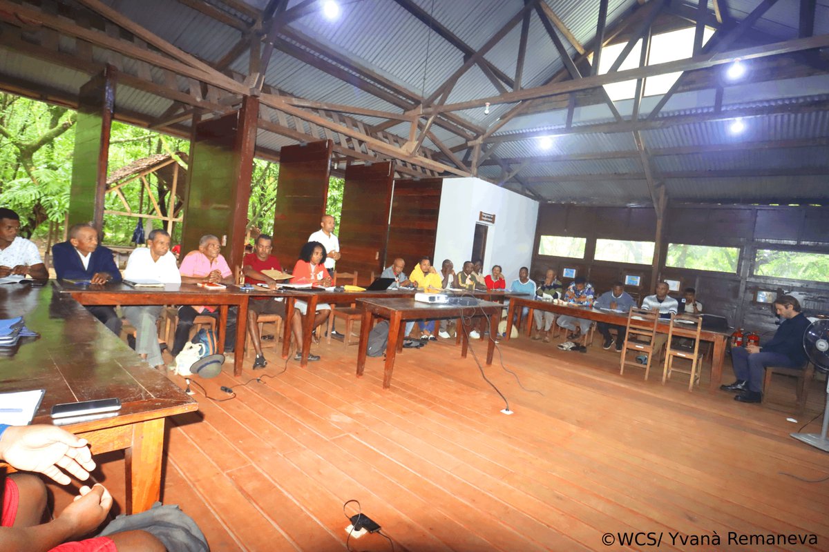 WCS_Mada's tweet image. On May 30 WCS together with KAJIVOLA & COPROCAVOL cocoa cooperatives came together in Maroantsetra to discuss progress and launch phase 2 of the cocoa project with HALBA for a sustainable cocoa.
#HALBA #WCSMadagascar