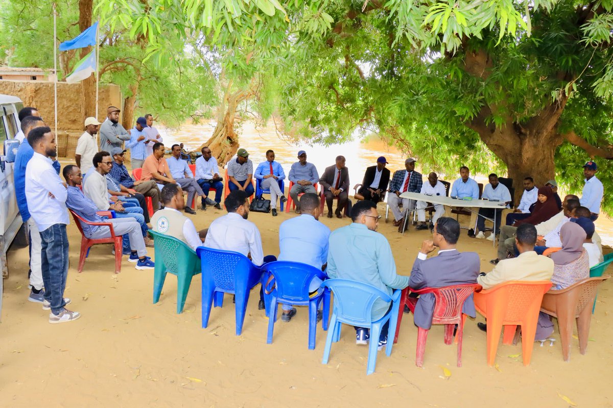 SomRePOfficial's tweet image. A high-level delegation of Directors General and technical staff from the Federal Government and Jubaland State of Somalia—representing key ministries including Planning, Agriculture, Livestock, Social Affairs, Water, Commerce, SoDMA, and Environment—are in Dollow to monitor the…