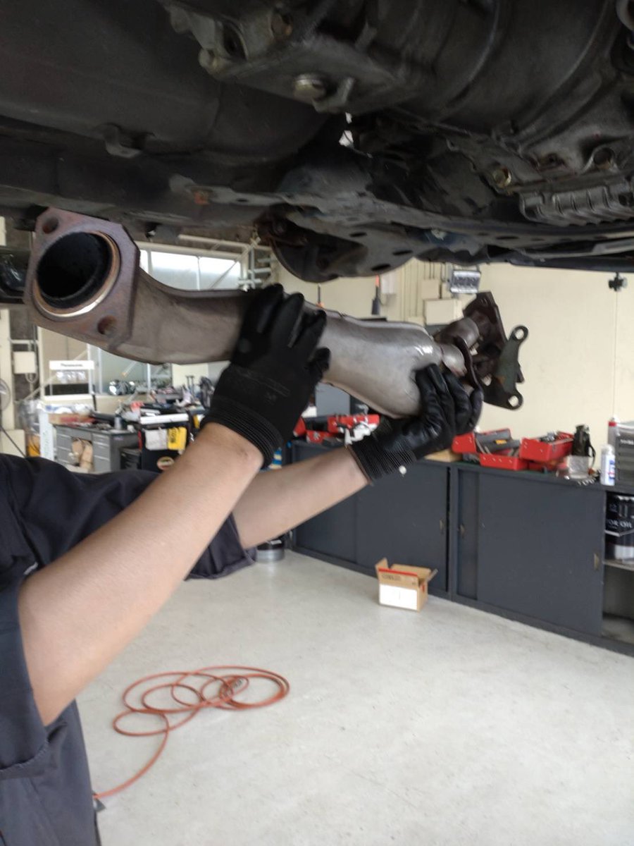 先日、平成13年式、24年前のNBロードスター‼️とても大切に乗ってて、今回は待望のオートエグゼのタコ足🐙を導入‼️

良い❗️凄く良い‼️見た目はもちろんのこと、レスポンスが格段に良くなる⤴️

まだまだ大切に乗ってください😁ありがとうございます😊