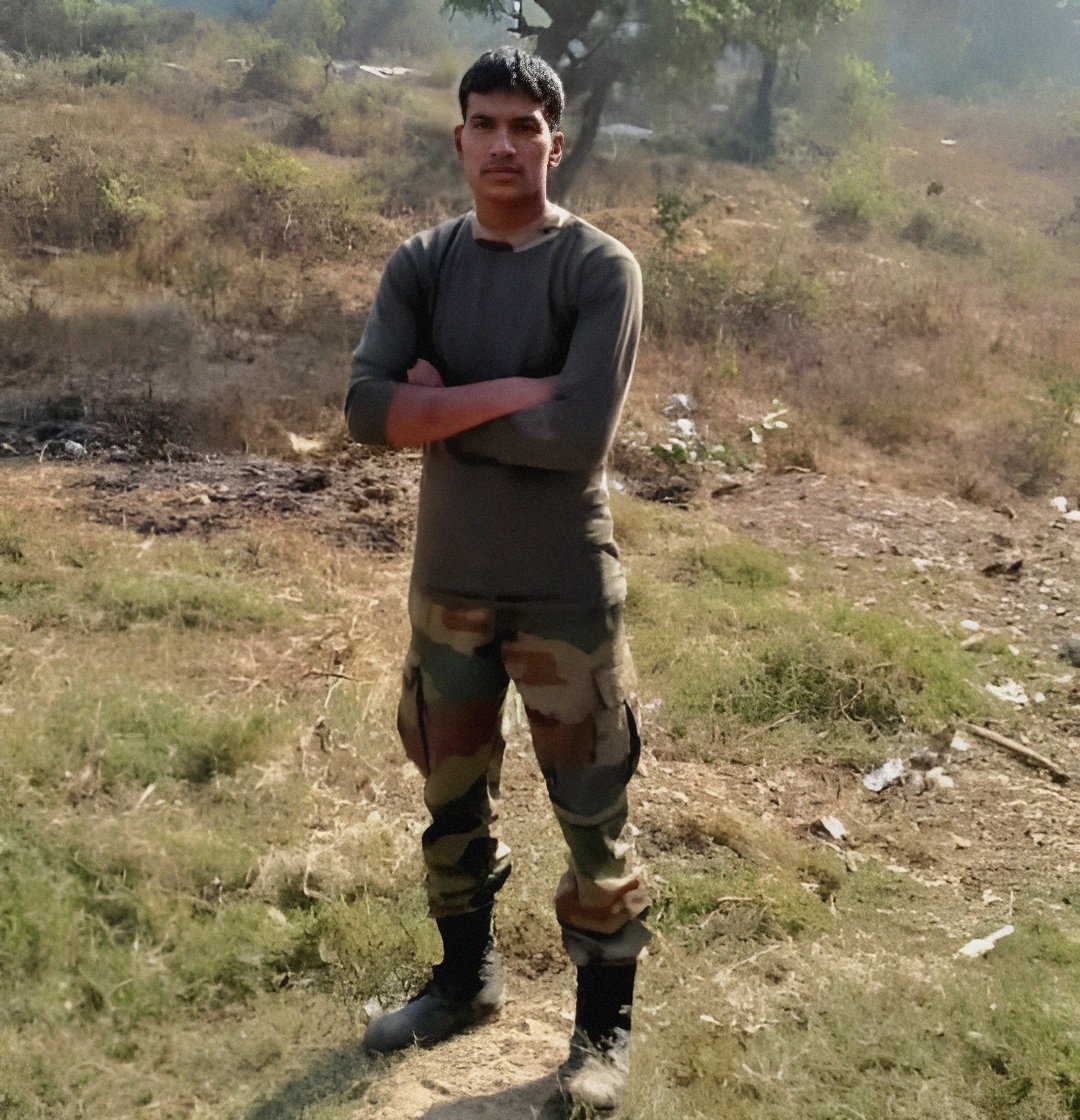 He charged at Chinese soldiers with ' Bajrang Bali ki Jai '

Took down many Chinese soldiers single handedly!
Made supreme sacrifice at Galwan on 15 June 2020.

Sepoy Aman Kumar
Sena Medal (P)
The Bihar Regiment 
From: Samastipur, Bihar
Salute 🇮🇳 
#IndianArmy #Galwan #MondayVibes