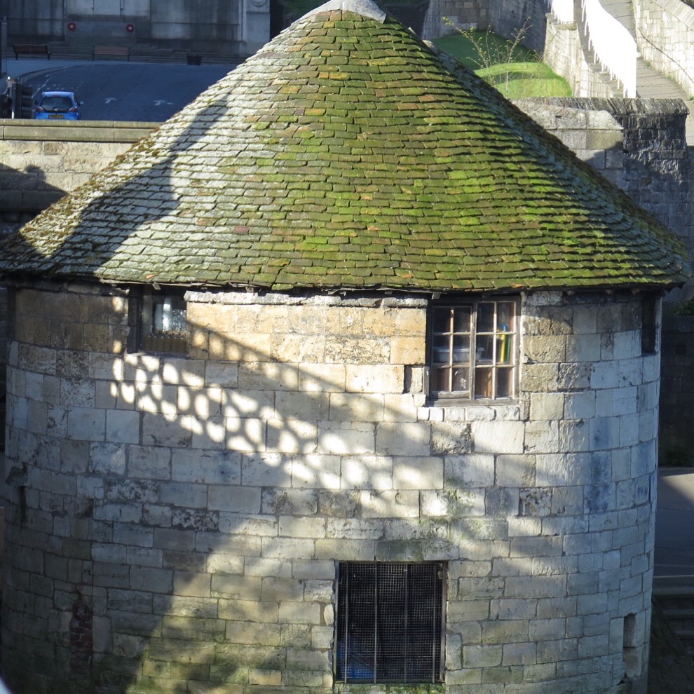 I was reminded of the original purpose of the C14th Barker Tower in York when sunlight cast a chain like shadow across its facade. It's original purpose was defensive and it held a chain that stretched across the Ouse. There is a reference in 1380 of a 'Keeper of the Chain'.