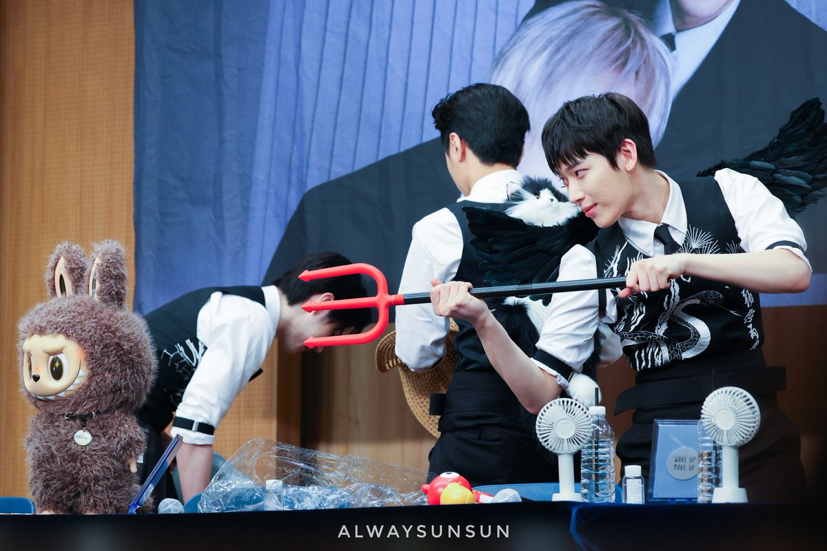 250614 엠투유 M2U

sunoo vs. labubu 😆

#선우 #SUNOO #ソヌ
#엔하이픈 #ENHYPEN