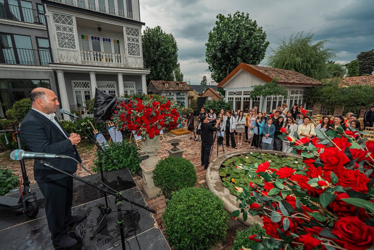 L_Chikvaidze's tweet photo. 🇬🇪✉️ The winner of the Universal Postal Union's International Letter-Writing Competition has been announced in Georgia! 🏆📬 #UPU #LetterWriting #Georgia #YouthVoices https://t.co/JLKONcRgyi