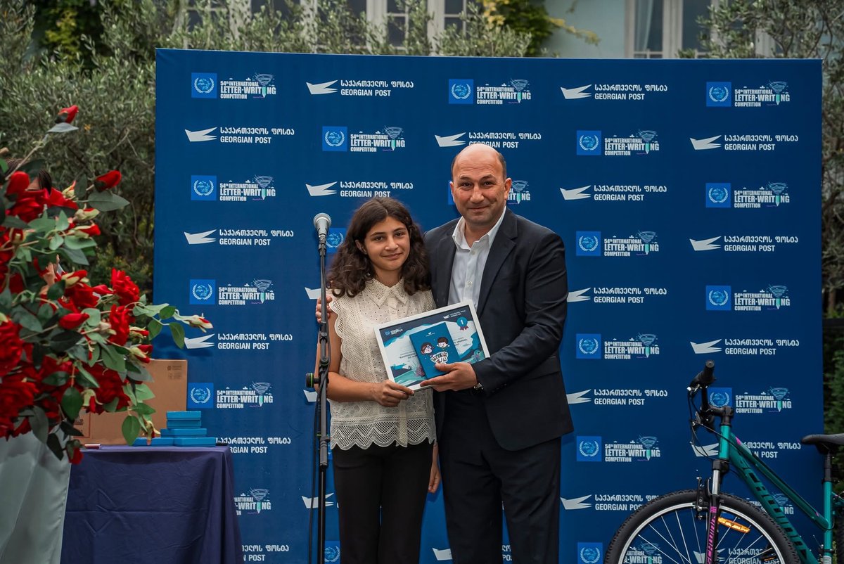 L_Chikvaidze's tweet photo. 🇬🇪✉️ The winner of the Universal Postal Union's International Letter-Writing Competition has been announced in Georgia! 🏆📬 #UPU #LetterWriting #Georgia #YouthVoices https://t.co/JLKONcRgyi