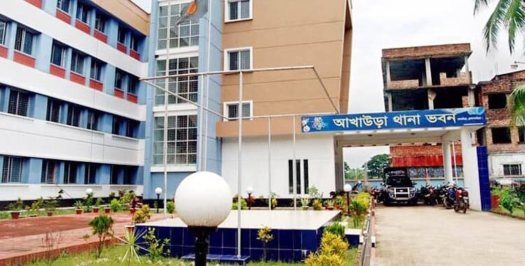 প্রবাসে ছেলের যাত্রার প্রস্তুতিতে, বৈদ্যুতিক ইস্ত্রিতে বিদ্যুৎস্পৃষ্ট হয়ে মায়ের মর্মান্তিক মৃত্যু