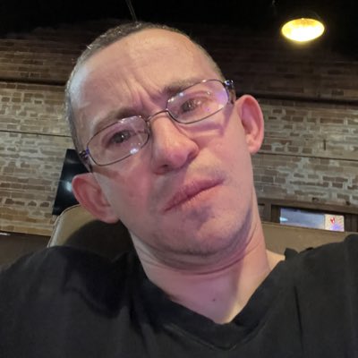 WhiteBoyJ913's tweet photo. #NewProfilePic https://t.co/I210vuXs9t