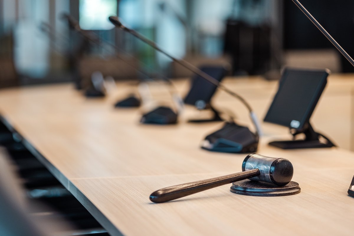 Vanmiddag vergadert de commissie Water. Je kunt de vergadering live bijwonen, of online volgen. Voor de stukken en de live stream, kijk op bit.ly/4n2gq9V