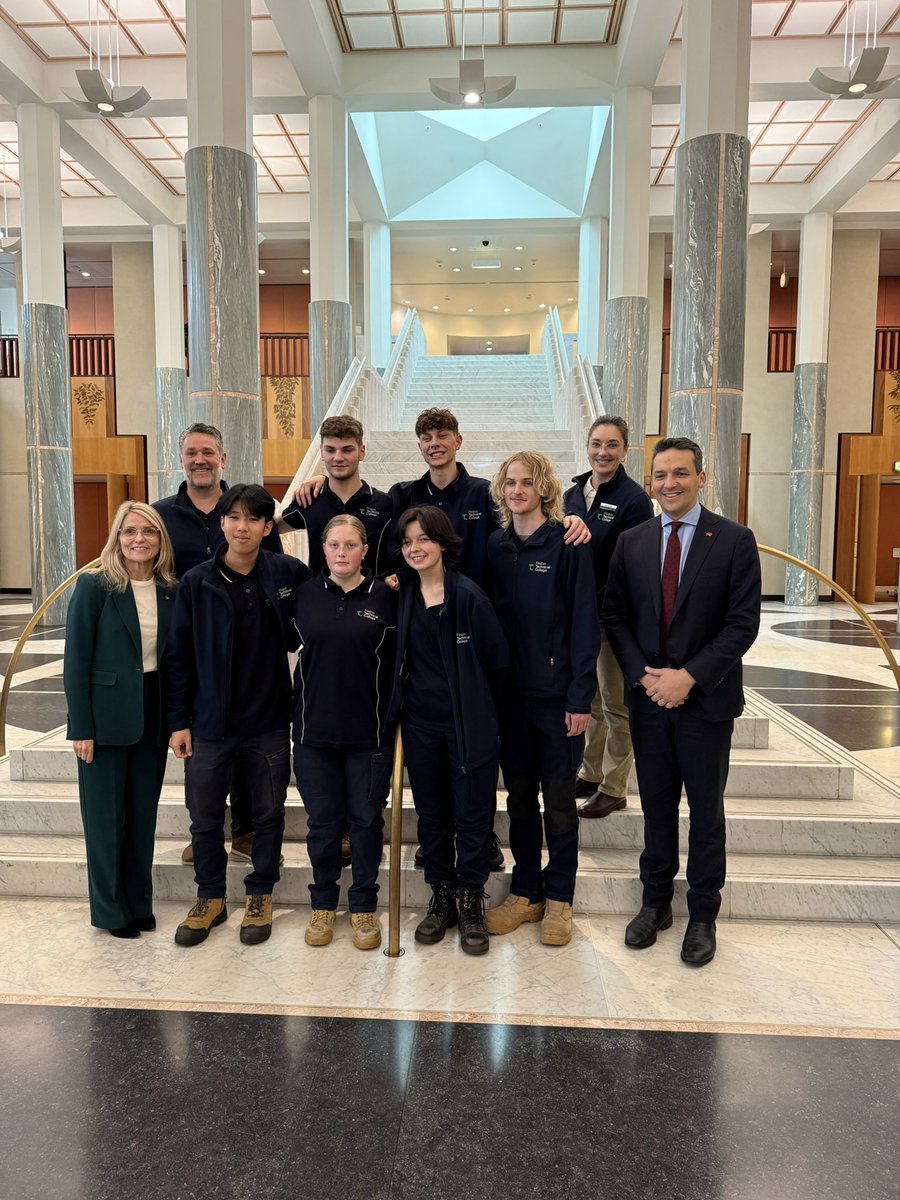 Great to have students from Findon Tech College and PEER/TAFE SA over in Canberra at the Defending Australia event today. An incredible opportunity for these students to be in the Great Hall of Parliament House and hear from Peter Malinauskas and defence industry leaders about